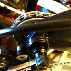 PEDROS Dépose Chaîne Pour La Protection Du Cadre Vélo -Super B Soldes depose chaine pour la protection du cadre velo 2