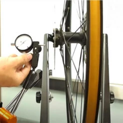 Super B Dévoileur De Roue Professionnel Super-B TB-PF36 -Super B Soldes devoileur de roue professionnel super b tb pf36 5