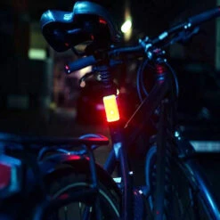 Lampe De Signalisation 2 LEDs Pour Cycliste ClipLight Wowow -Super B Soldes lampe de signalisation 2 leds pour cycliste cliplight wowow 3