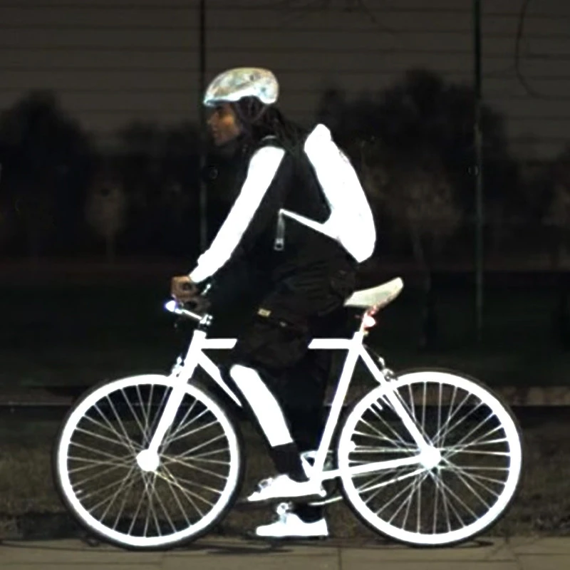 Spray Réfléchissant Pour Vélo Et Accessoires Reflective Spray 3 Spray Réfléchissant Pour Vélo Et Accessoires Reflective Spray – Image 3